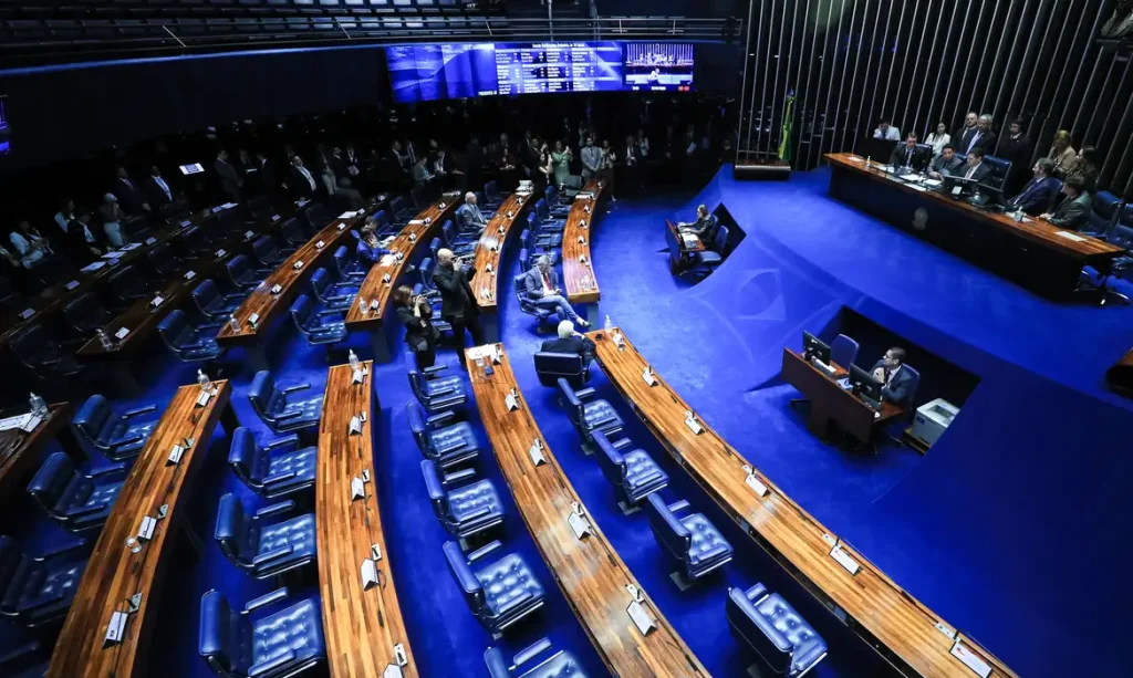 Eleição para o Senado em 2026 exige atenção dobrada com dois votos nominais e proibição de legenda